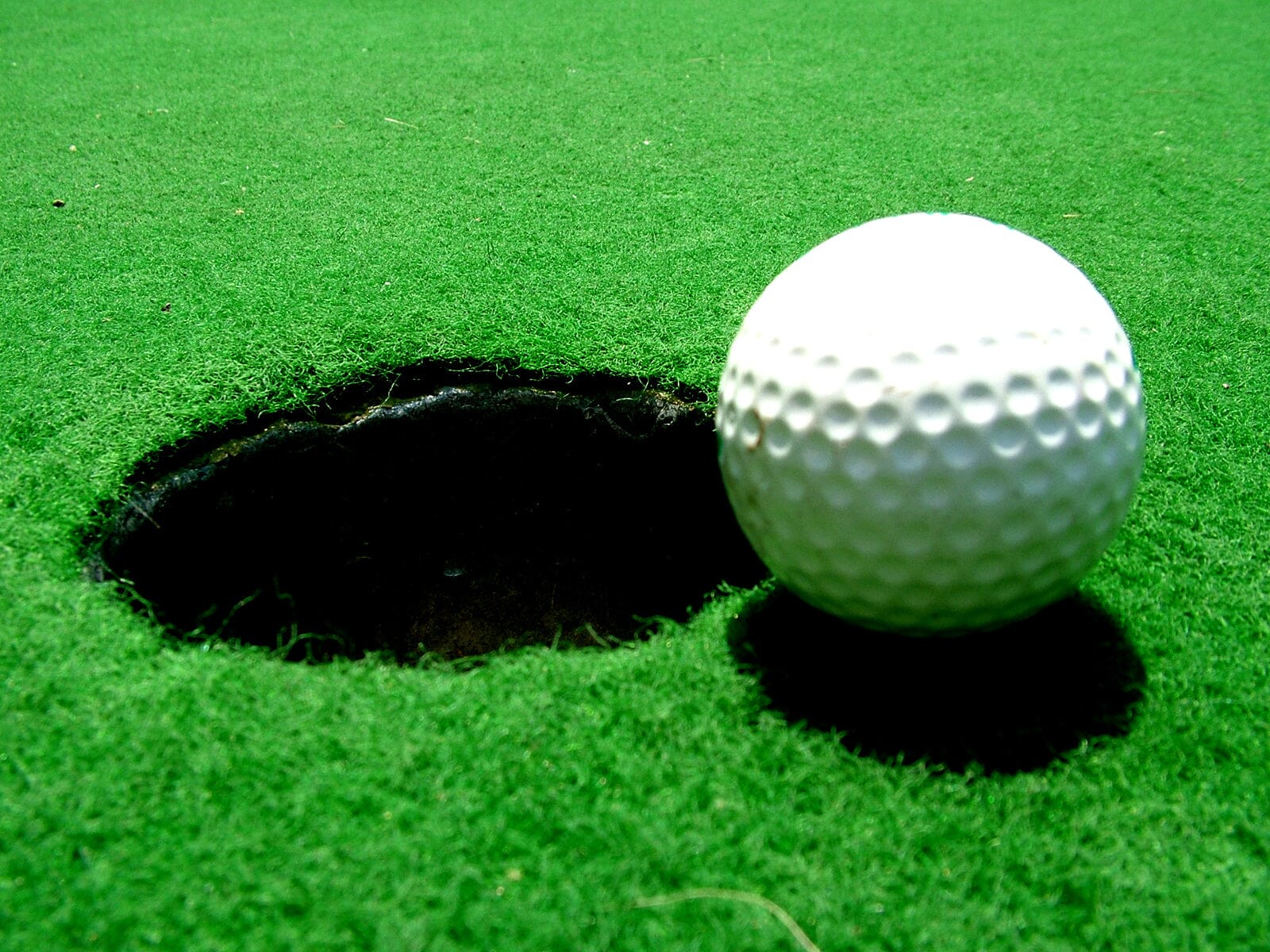 The Complete History of the Golf Ball – Focalpoint Putters
